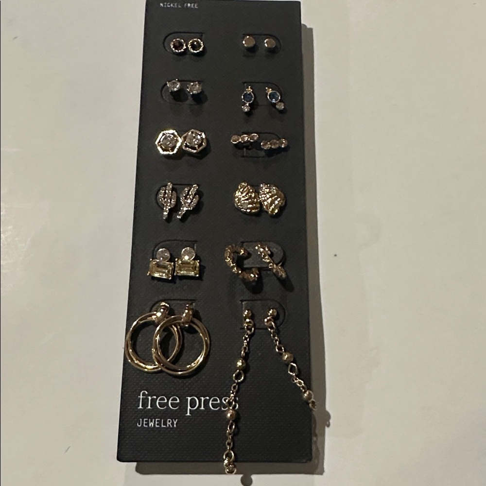 FREE PRESS earrings set